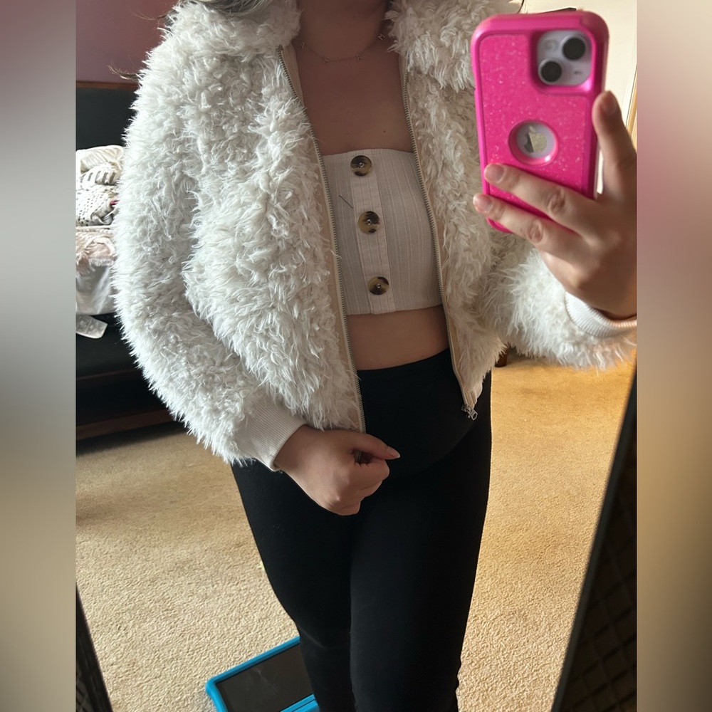 Fuzzy A&F Jacket ♥️